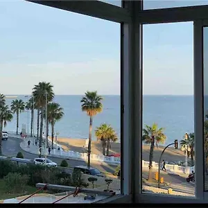 https://apartment-first-line-of-the-sea.es-andalucia.com